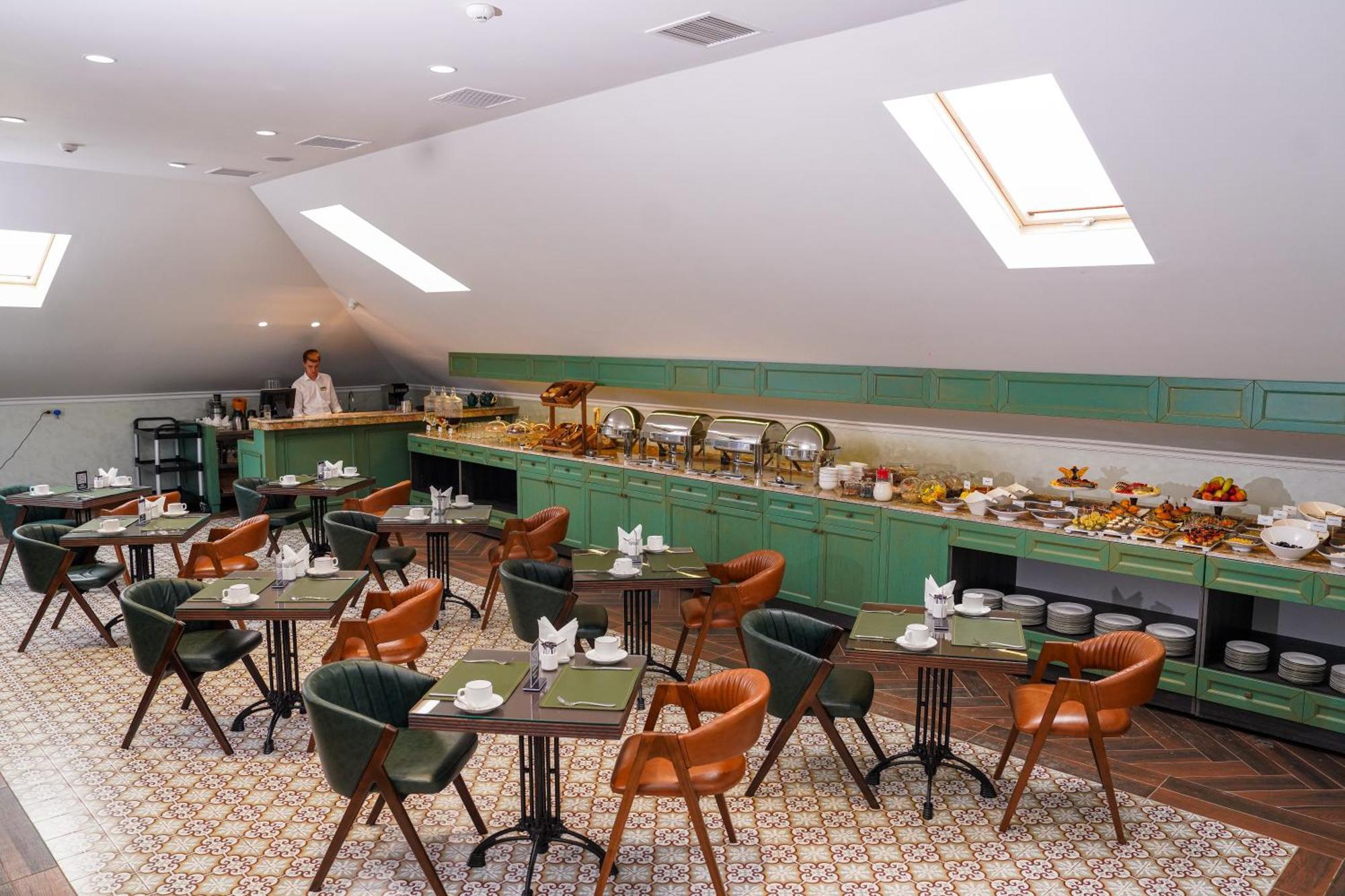 Midway Baku Hotel 외부 사진