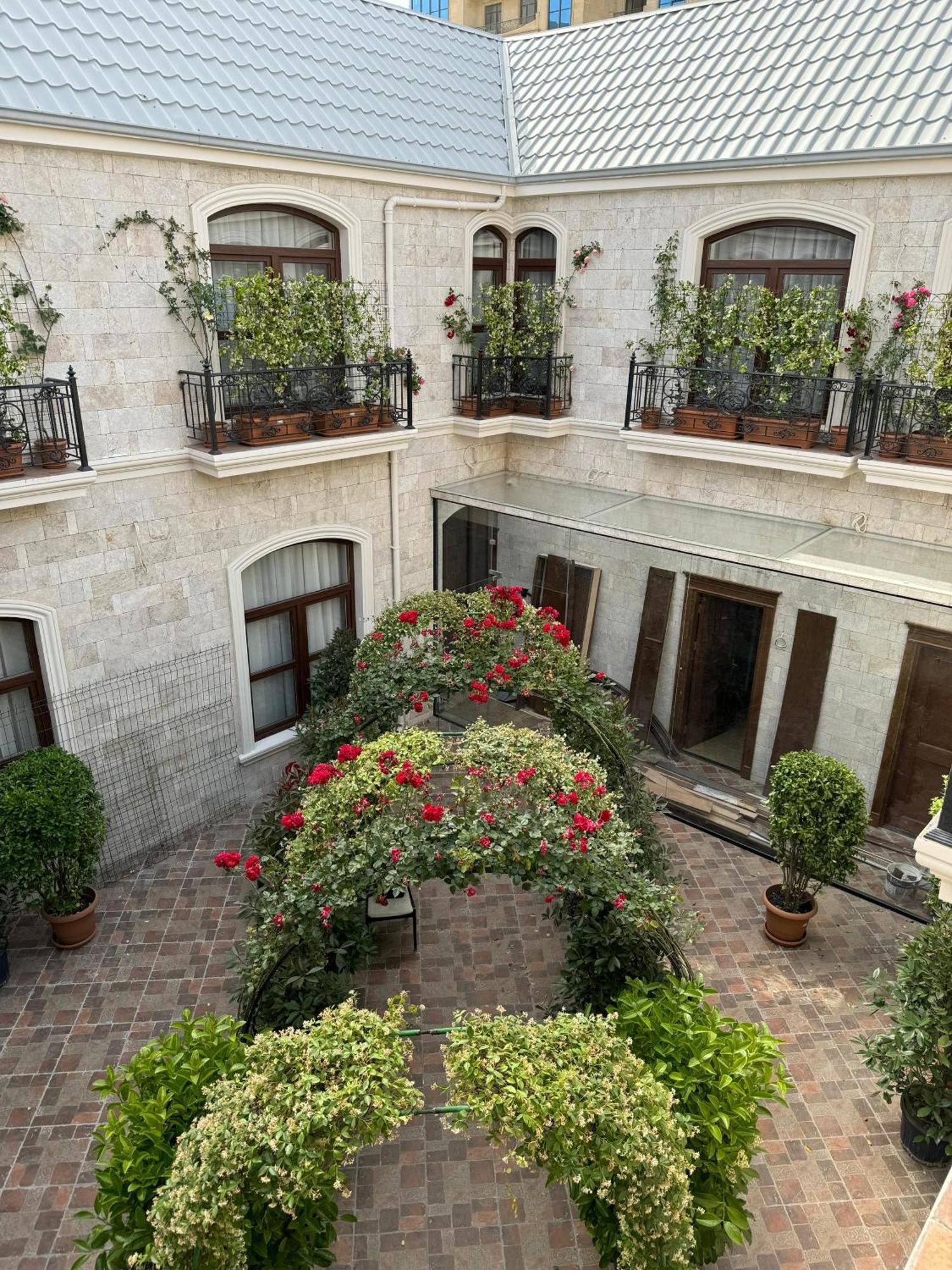 Midway Baku Hotel 외부 사진
